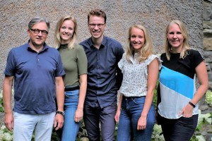 1.	Het huidige onderzoeksteam van links naar rechts. Hoofdonderzoeker prof. dr. Teus van Laar;  uitvoerend onderzoekers Hanna Slomp, Jeffrey Boertien & Sofie Slingerland; postdoc onderzoeker Sygrid van der Zee. 