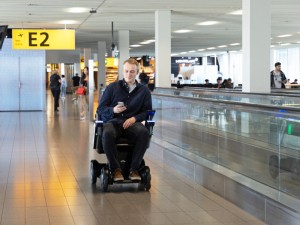 Zelfrijdende rolstoel Schiphol